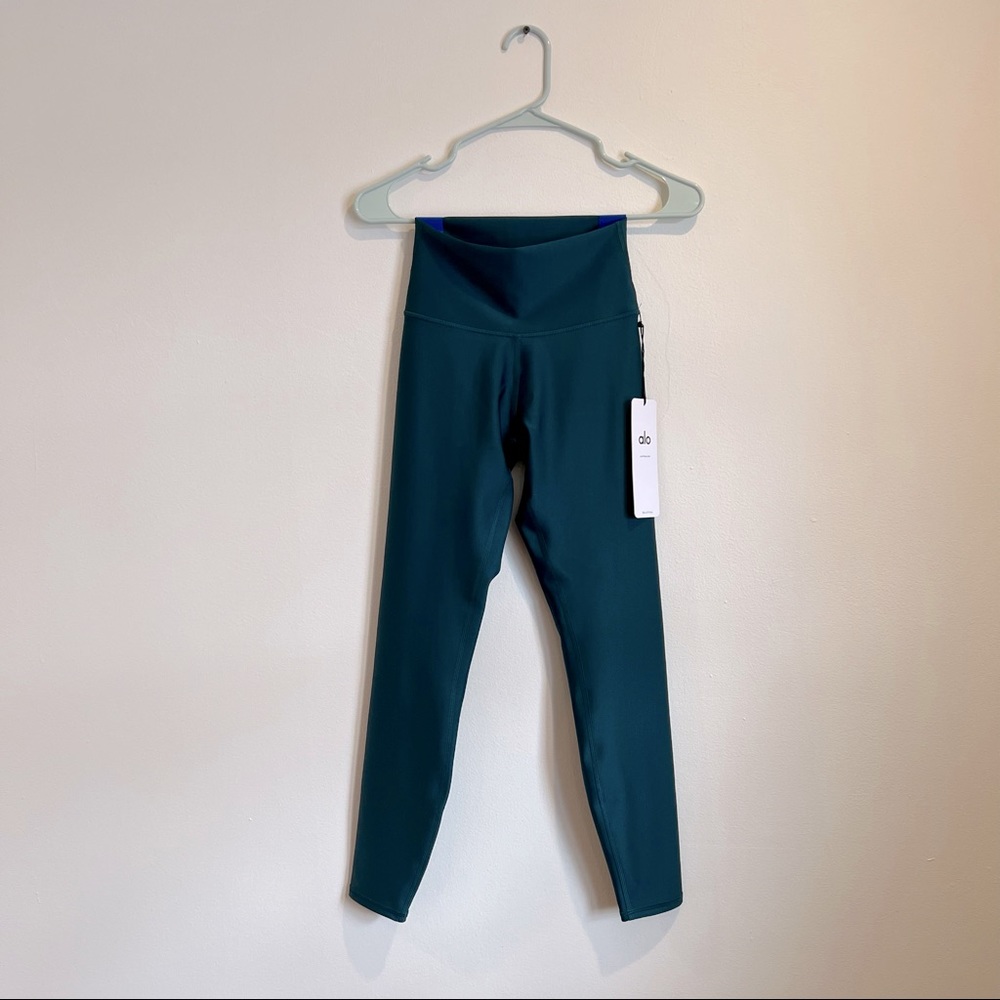 NWT Alo Yoga Airlift 7/8 Legging in Galactic Teal